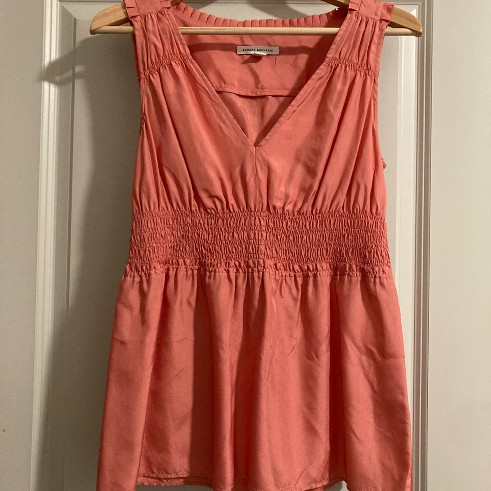 Sleeveless Banana Republic feminine top